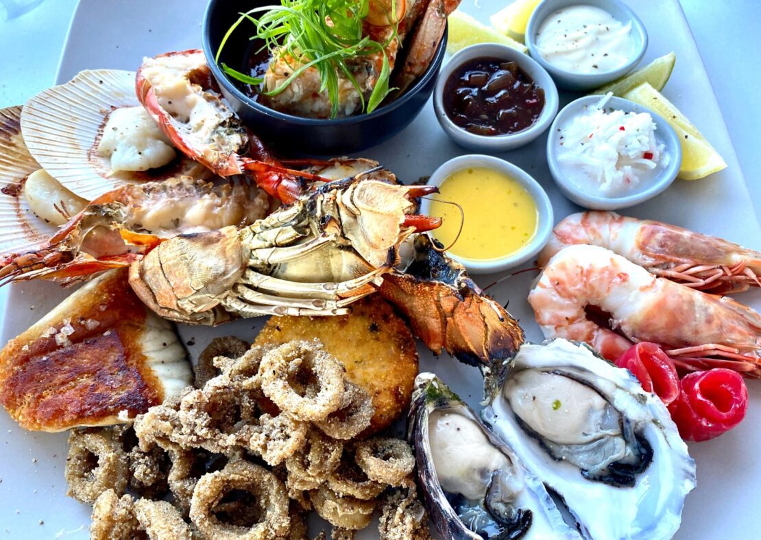  Islet View Restaurant & Bar dominica