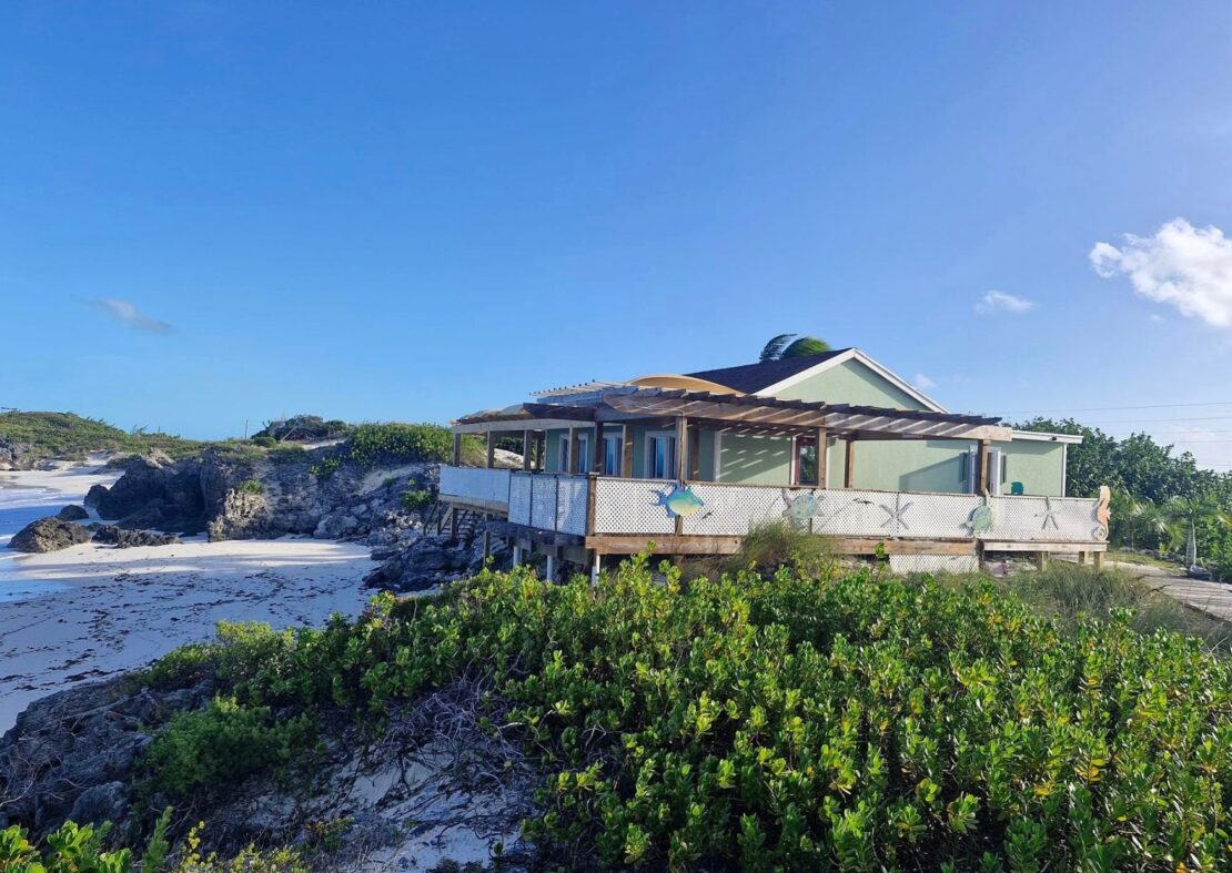 Tropic Breeze Beach Bar & Grill