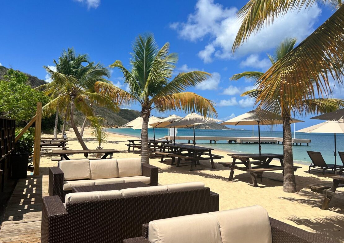 DaVida Beach Bar - Crocus Bay